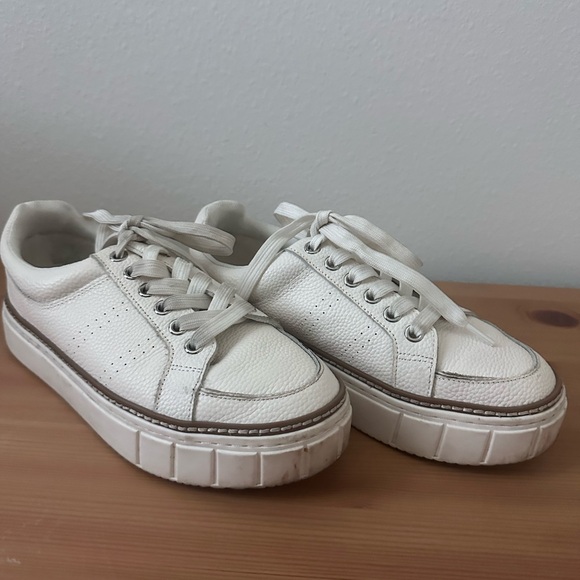Vince Camuto Sneakers - Picture 4 of 6